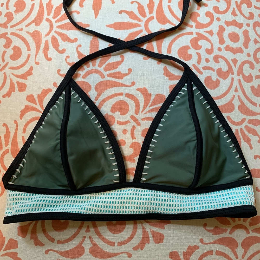 Color block triangle bikini top